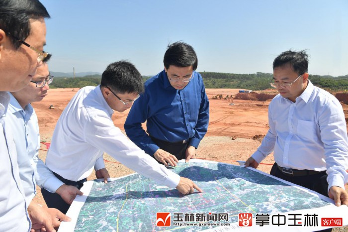 黄海昆在龙潭产业园区调研时强调:深入学习宣传贯彻党的十九届五中