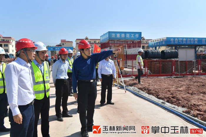 黄海昆在龙潭产业园区调研时强调:深入学习宣传贯彻党的十九届五中