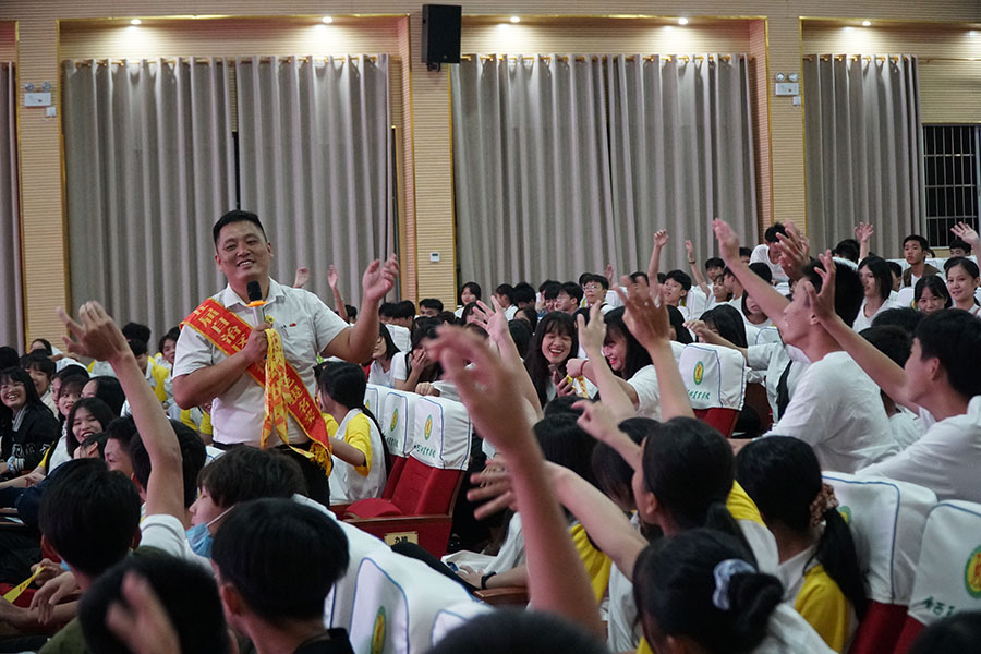 �������Ҹ��繤Э���ɫ���»�