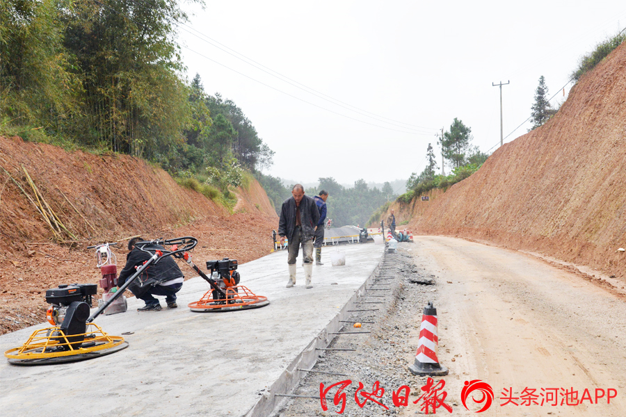 南丹至天峨高速路,巴馬至所略二級路建設情況 (4)