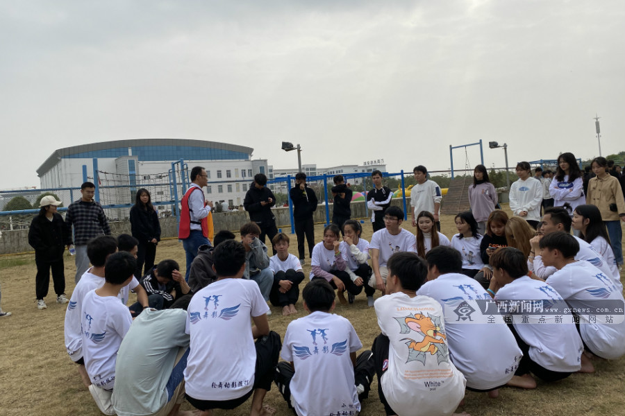 广西水利电力职业技术学院举办趣味运动会(图)