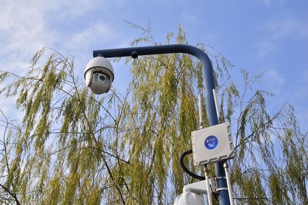 图说:高空摄像头实时采集街道上的画面影像 采访对象供图(下同)