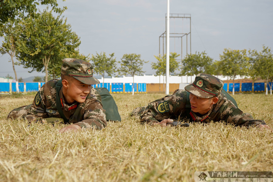 武警柳州支队当00后的班长遇到90后的兵78