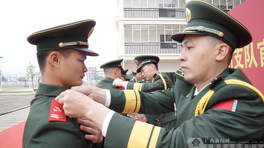 武警广西历届总队政委图片