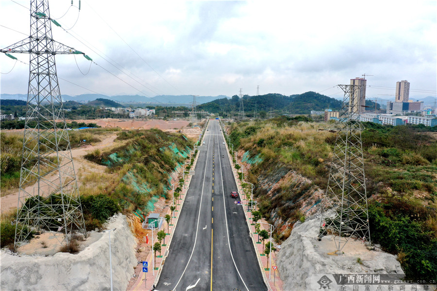 平果驮金路网"纵二路".广西新闻网通讯员 周新慧 摄