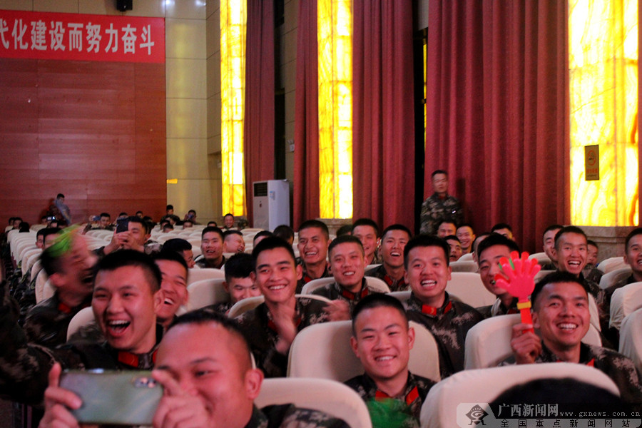 武警柳州支队:春节联欢辞旧岁 官兵同乐贺新春