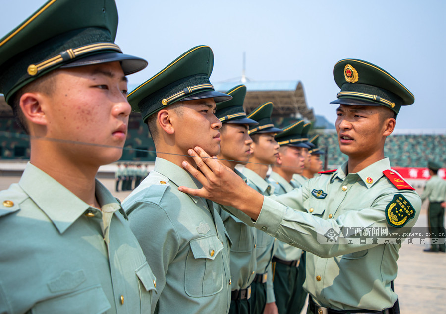 高清组图高炎值出镜武警广西总队新兵练兵忙710