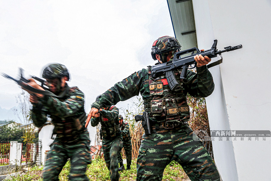 酷一组图带你直击武警特战队员训练精彩瞬间