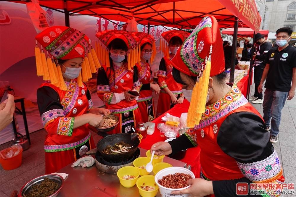 喜迎"壮族三月三",南宁三街两巷好生热闹