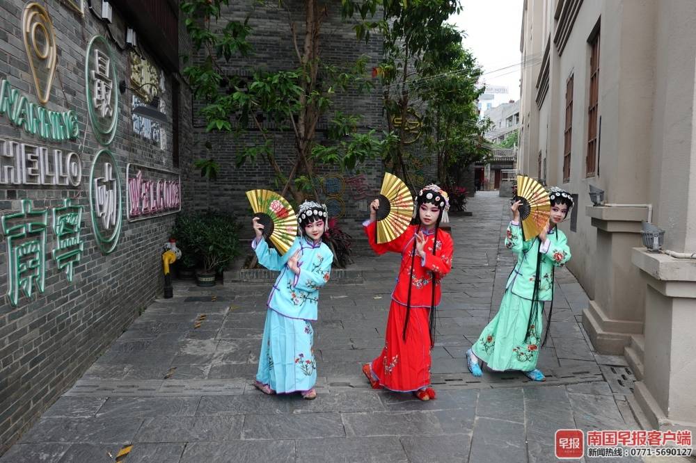 喜迎壮族三月三南宁三街两巷好生热闹