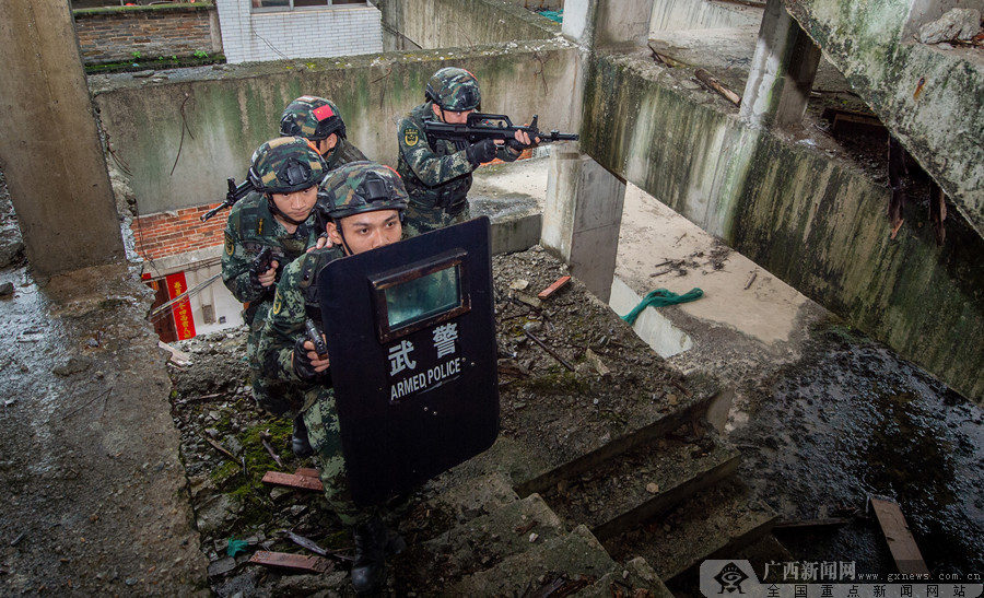 廣西貴港武警官兵野外實戰訓練錘鍊打贏本領18