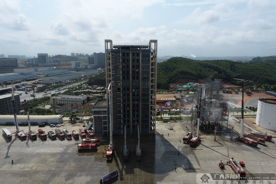 南宁消防开展大型灾害事故应急救援综合演练88