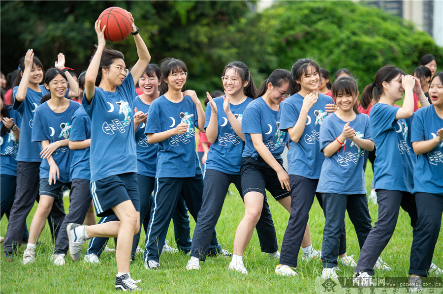 逢考必胜!花式趣味活动为高三学子减压