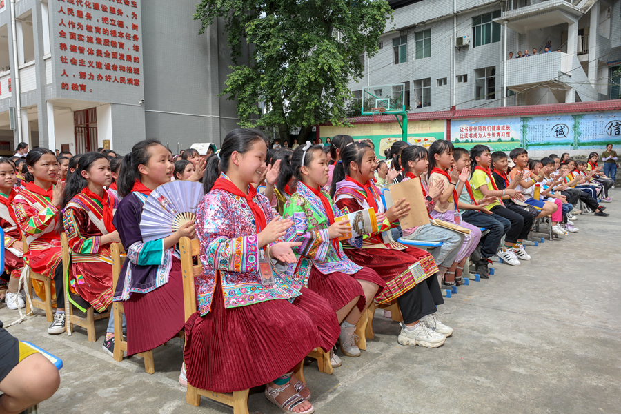 �������һ������ɫ����͡�������