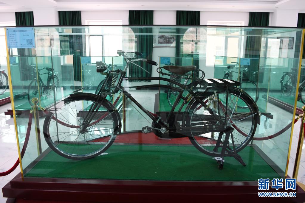 这是在甘肃三木自行车博物馆拍摄的1903年产自日本的飞鹰自行车(6月2
