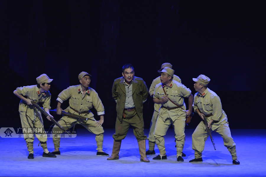 这姑娘名叫春花,是桃园堡外奴才村里老农奴何奉的女儿.