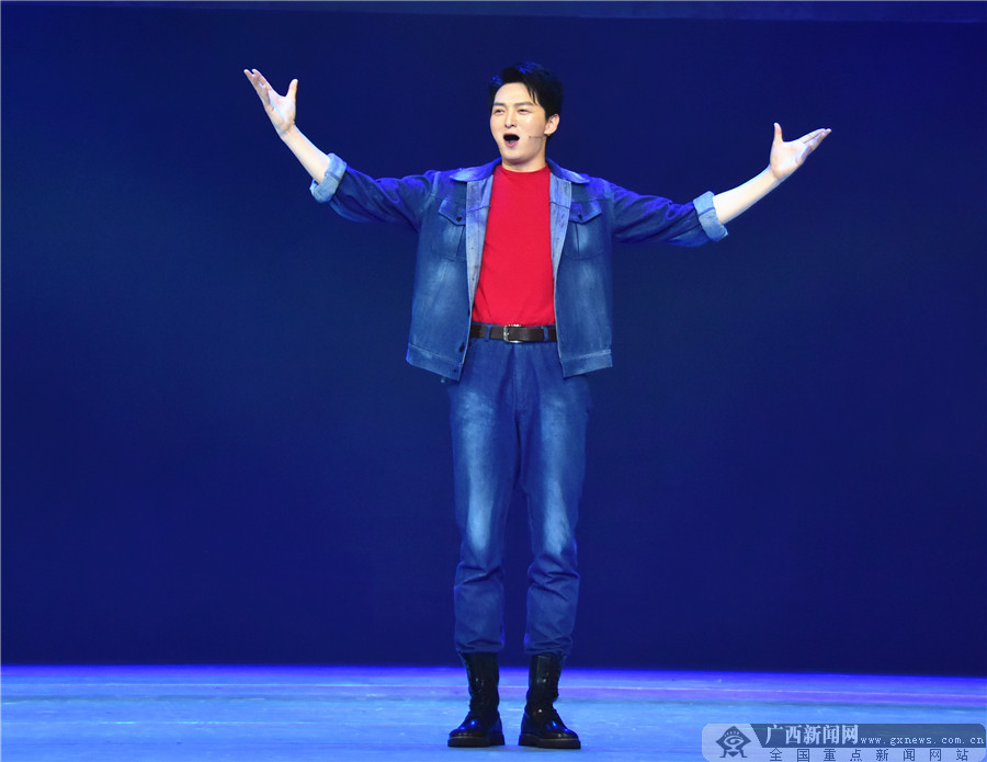 《声入人心》第一季年度首席,国家大剧院驻院歌剧演员王凯,他以如诗般