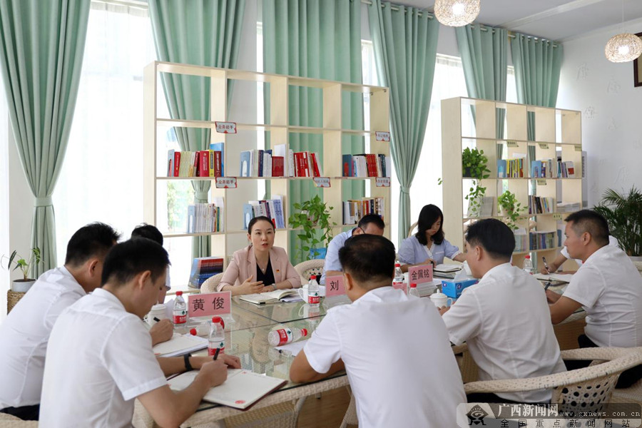 陈珏羽)8月17日上午,北海市委常委,市纪委书记刘缨带队到北海市银海区