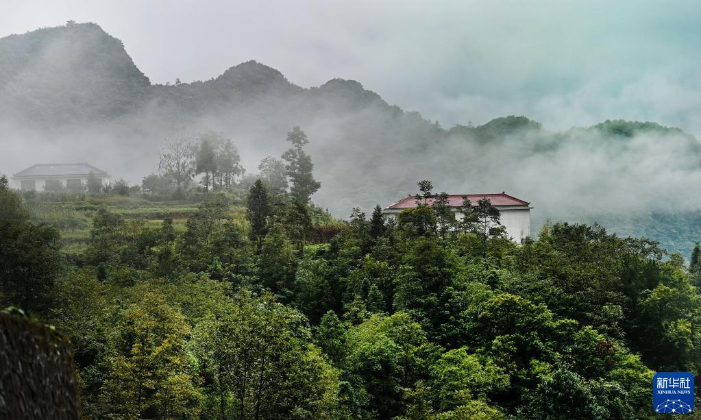 云卷云舒龙头山-广西新闻网