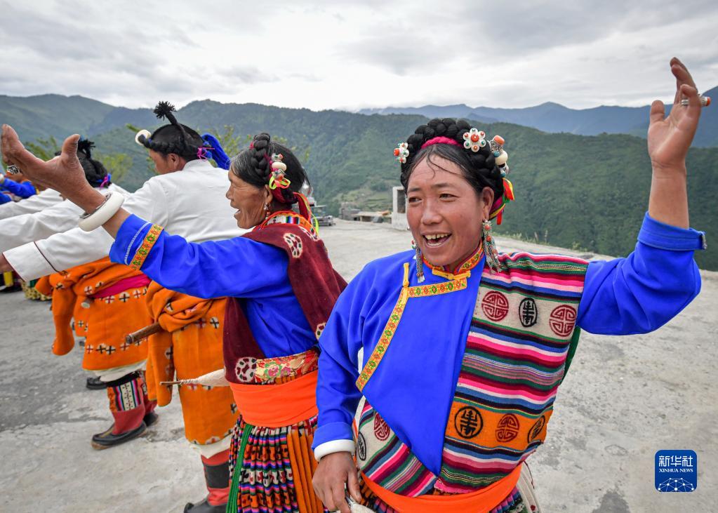 唱响川西深山的致富藏歌