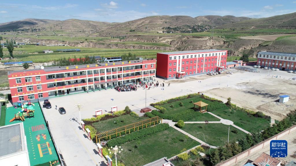 这是宁夏回族自治区固原市西吉县王民乡王民中学(无人机照片,9月2日摄
