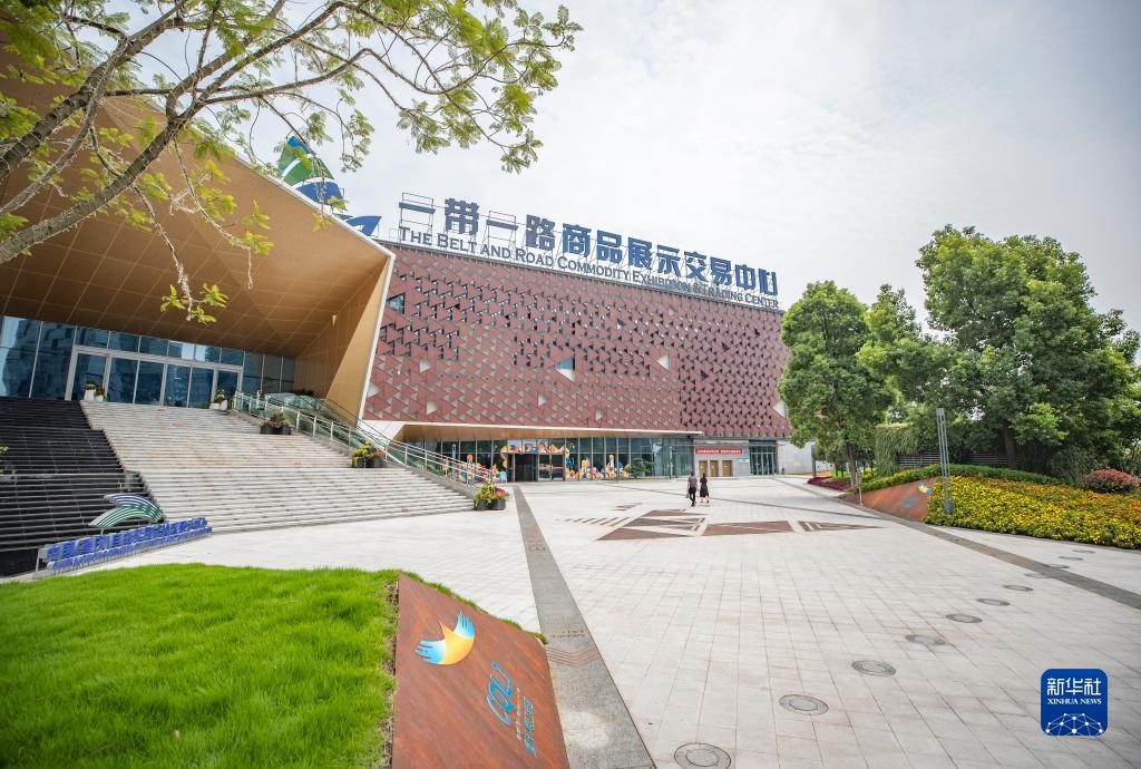 重庆:"丝路花街"构建"一带一路"消费新体验-广西新闻网