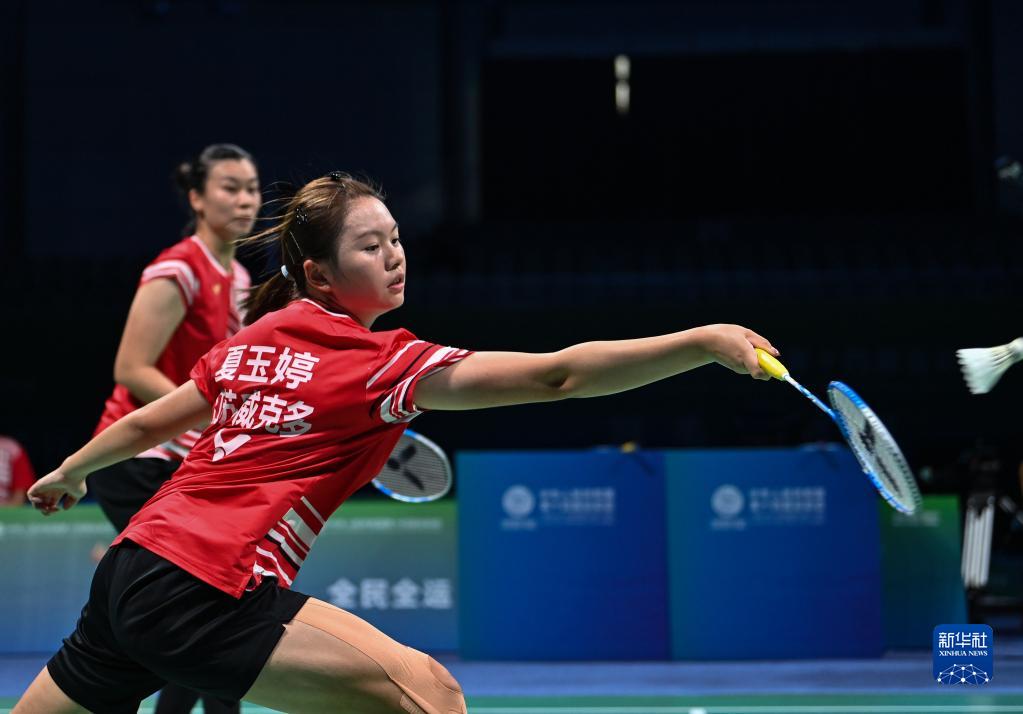 9月11日,江苏队组合汤金华/夏玉婷(右)在双打比赛中,她们以0比2不敌