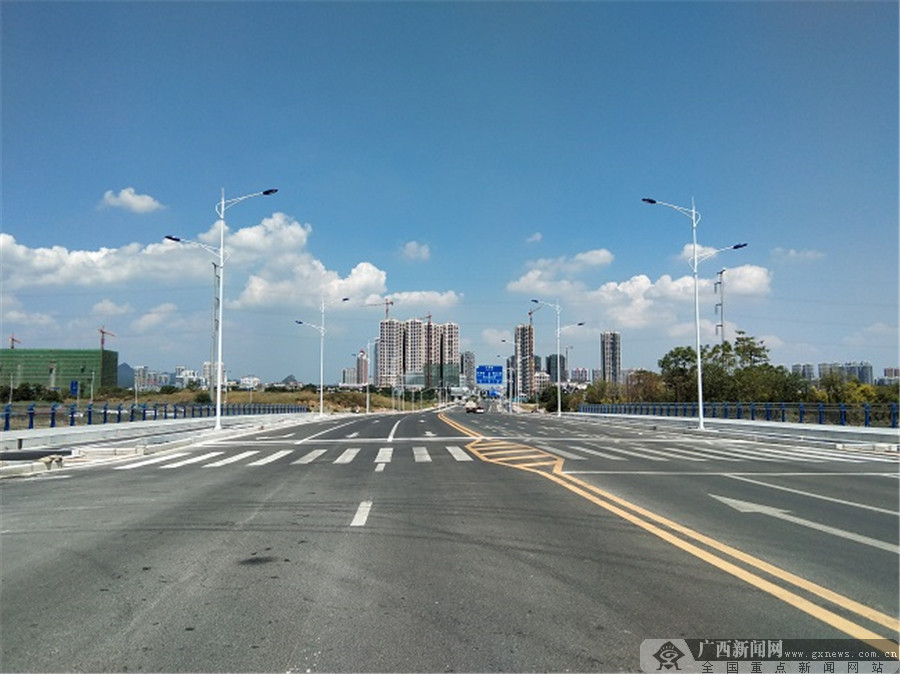 柳江新城区东一路项目桥梁工程提前通过竣工验收