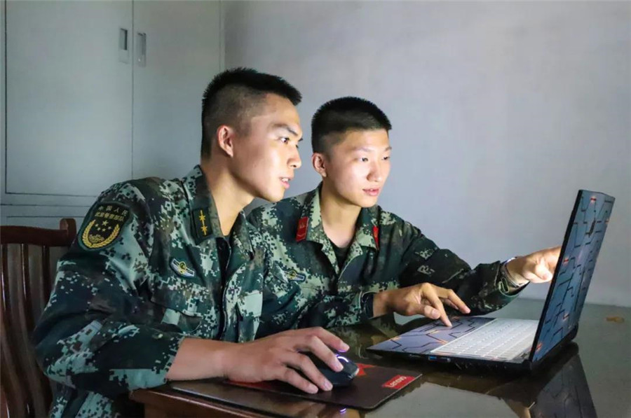 记武警百色支队排长罗旭:到队才一年人人把他夸