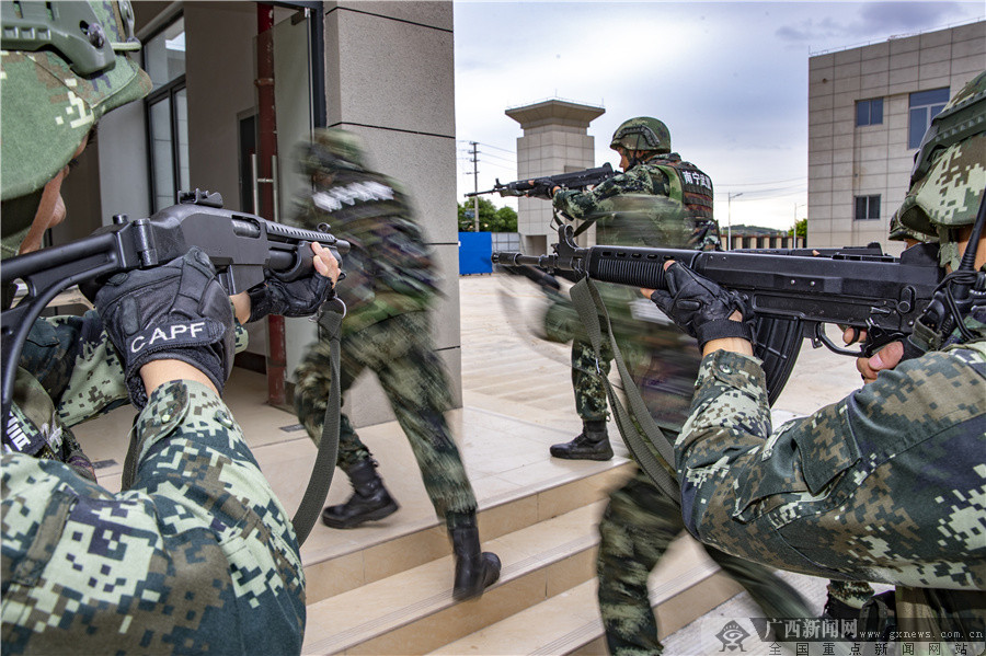 南宁战斗进行时直击武警应急演练现场811