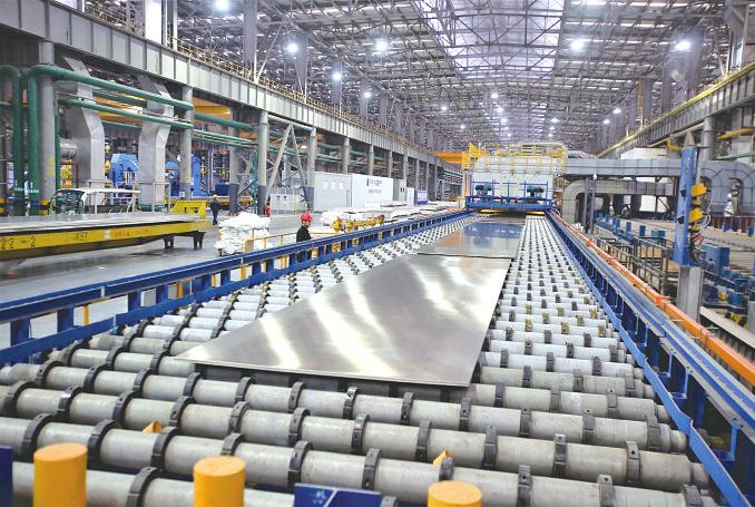 广西南南铝加工有限公司生产车间.记者 宋延康