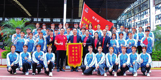 南宁商贸学校兴宁校区举行高考壮行大会