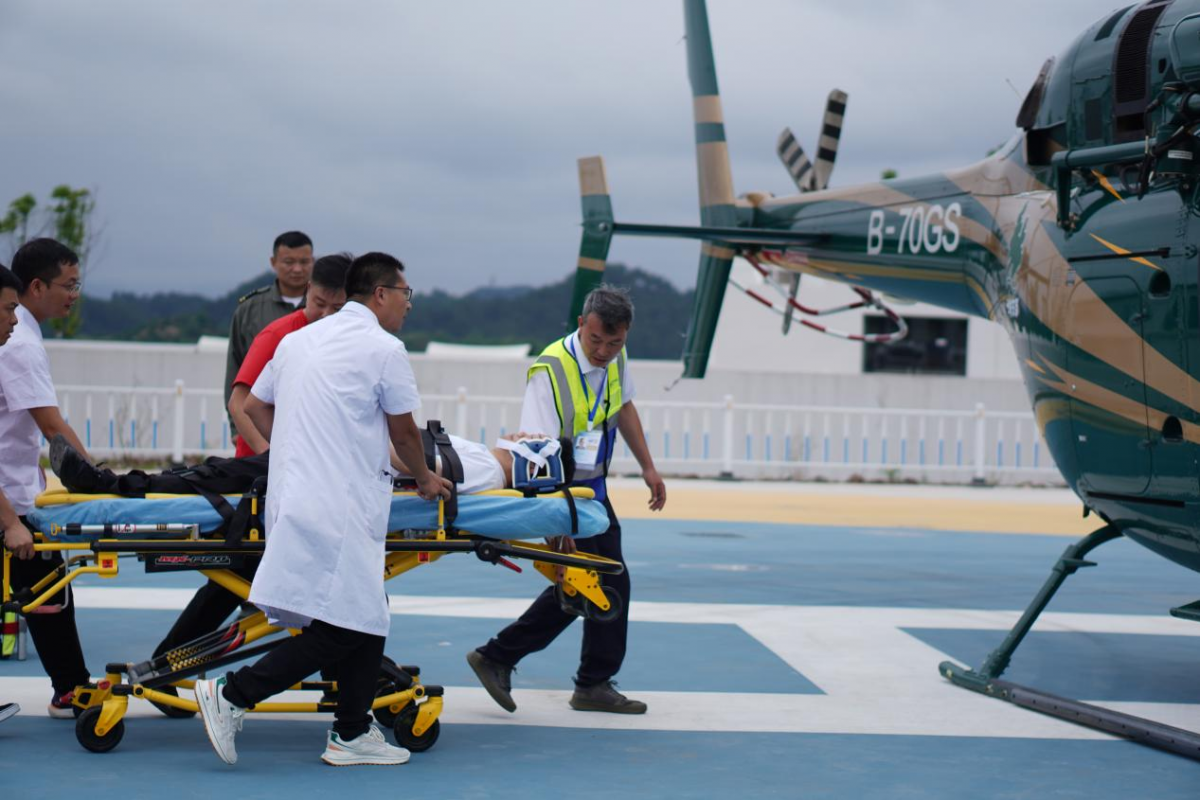 护航亚运空中应急救援演练进行时