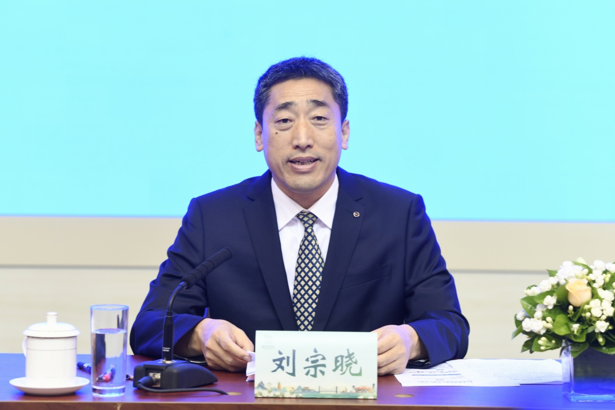 当前位置:>广西新闻发布首页>首先,有请南宁市人民政府副市长刘宗晓